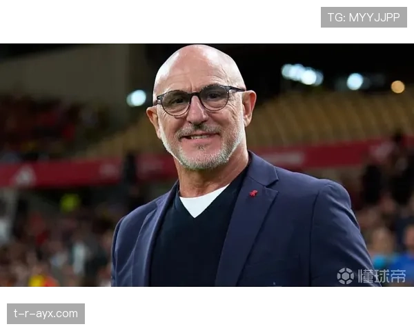 足球教练盛赞年轻球员出色表现，潜力与团队精神引关注