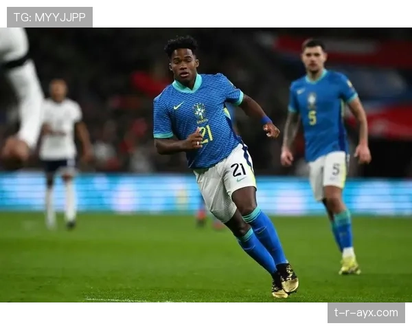 恩德里克表现稳健,闪耀赛场展现未来足球新星巨大潜力