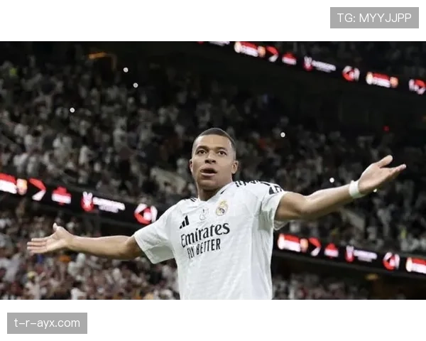 姆巴佩今天穿了条比我房租还贵的外套,气得我差点翻桌! 姆巴佩今天穿了条比我房租还贵的外套,气得我差点翻桌!